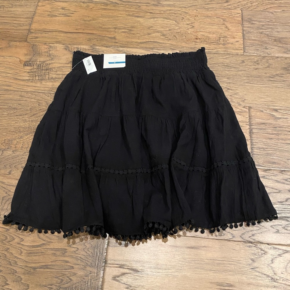 New Black Old Navy Pom Pom Trim Elastic Waste Flowy Skirt Size Medium